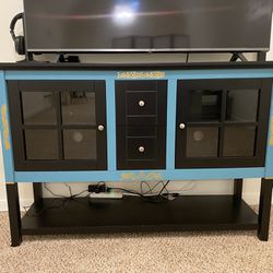 Sideboard/buffet cabinet with drawers