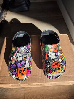 Disney Parks Happy Halloween Mickey Pumpkin Adult Clogs Crocs Size M6/W8