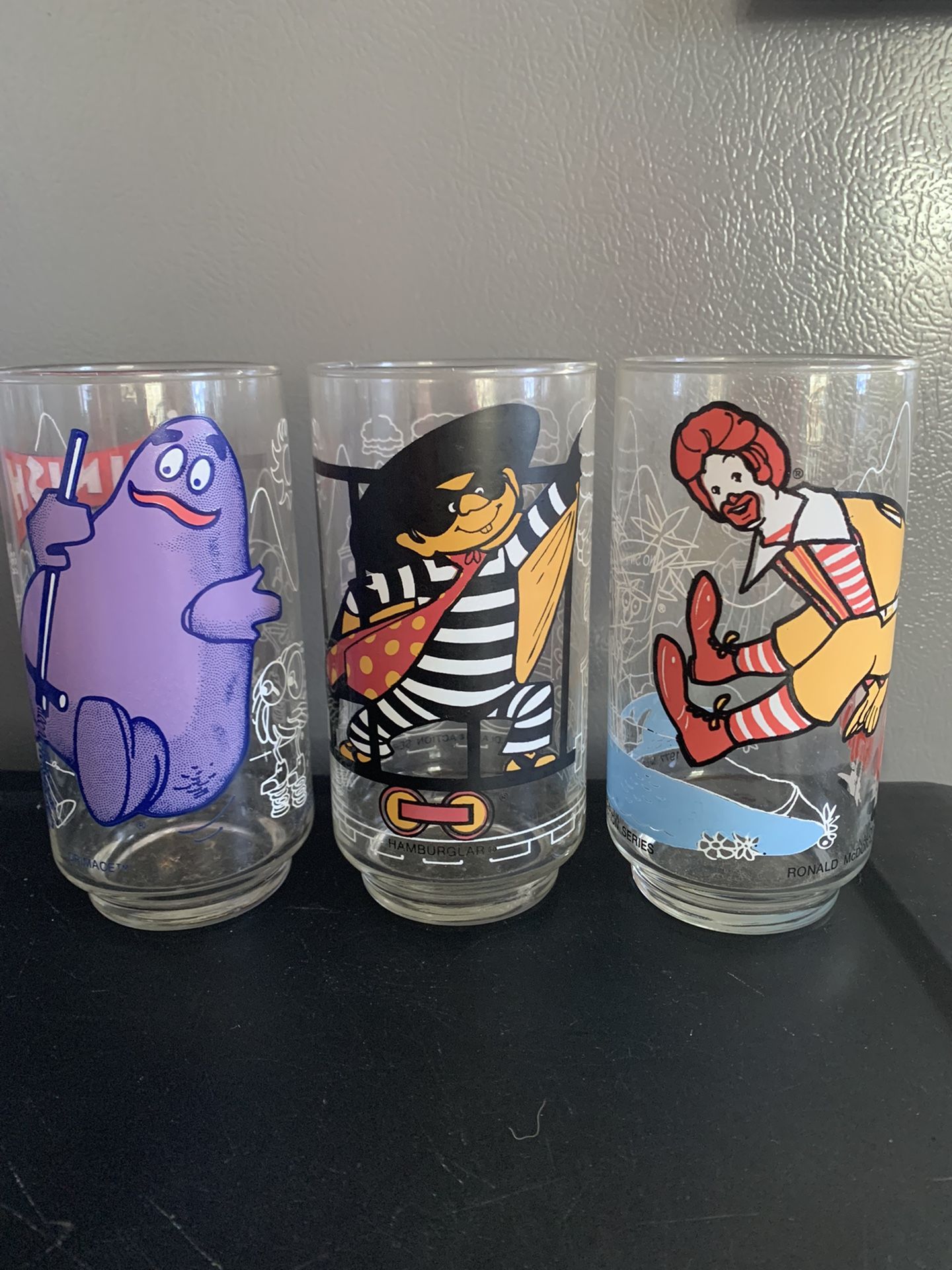 5 VINTAGE 1977 McDonalds Collector Glasses 