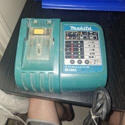 Makita DC18RA Charger