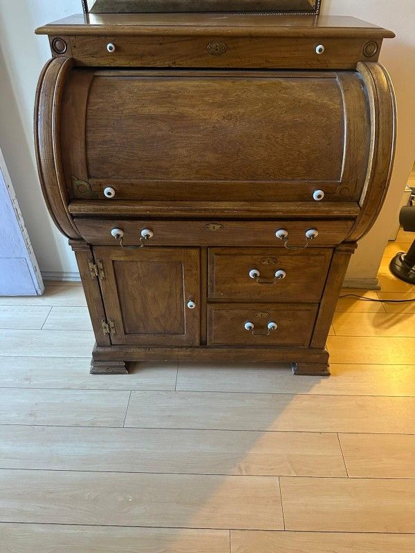 Cylindrical roll top secretary desk