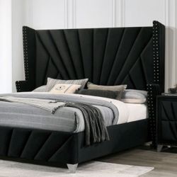 4pc Bedroom Set - Black Queen Bed. Dresser, Mirror, Nightstand 