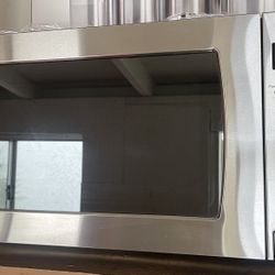 Panasonic 1.6CU Microwave.