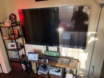 Insignia 65” UHD TV