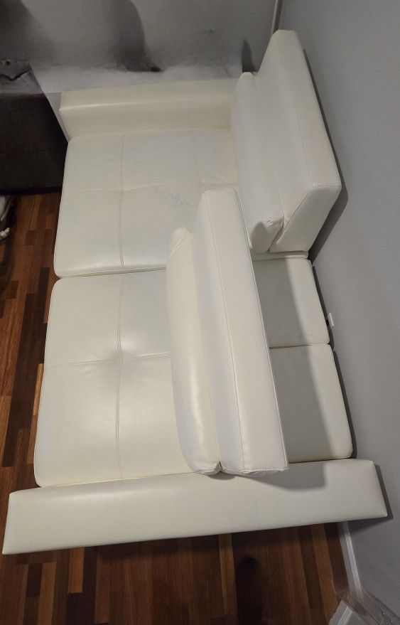 🌟 Versatile White Leather Convertible Daybed/Couch 🌟