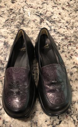 DANSKO Embossed Leather Shoe- Black sz. 38