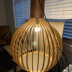 NEBRASKA FURNITURE BRAND NEW LAMP $40 SERIOUS BUYERS PLEASE