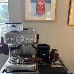 Casabrews Espresso Machine AND accessories! Model 5700 Gense