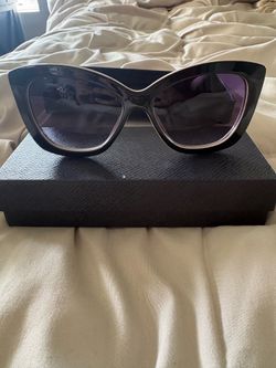 Cat eye sunglasses