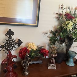 Floral Arrangements And Decor 