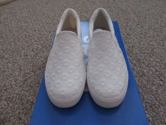 Women Pursuit Slip On Snow White Eyelet 5.5 Medium