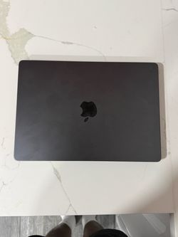 Apple MacBook Laptop Space Gray 14inch M5