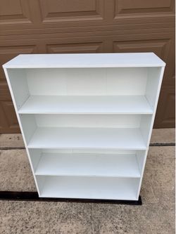 Small White Clean and sturdy bookshelf