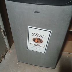 Galanz Mini Fridge 