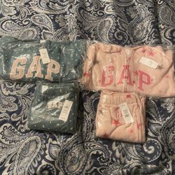 Kids Gap Sweatsuits Size 5 (NWT)
