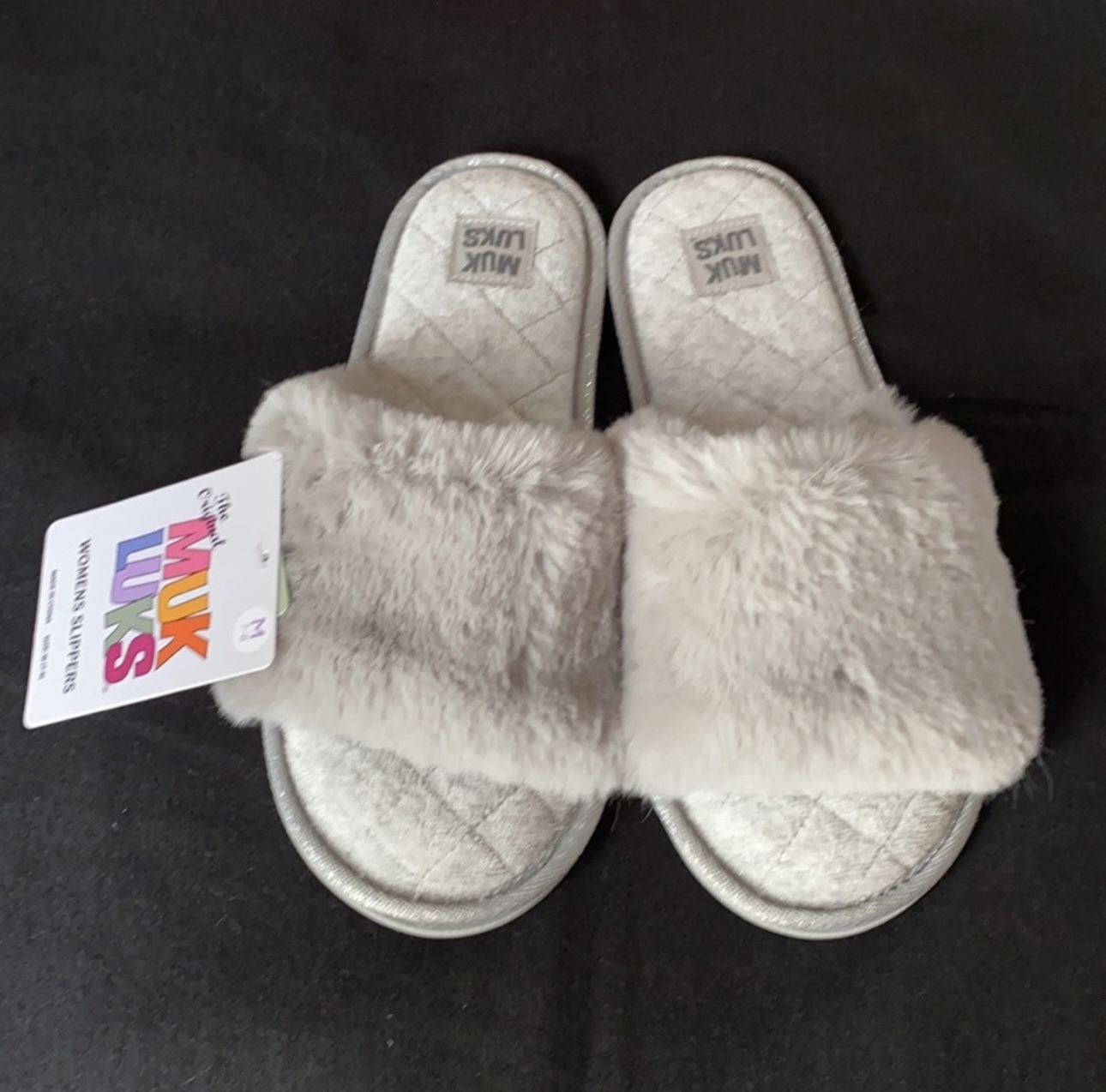 MUK LUKS - Women’s gray slipper, size M (7-8)