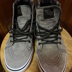 High top suede vans size 8 1/2