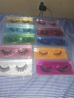 False Eyelashes $2 per box / human hair