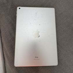 Apple iPads And Mac Book Air 