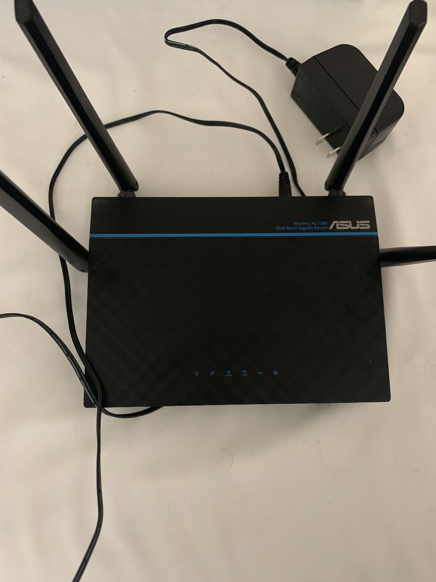 Asus wireless AC1300 WiFi router