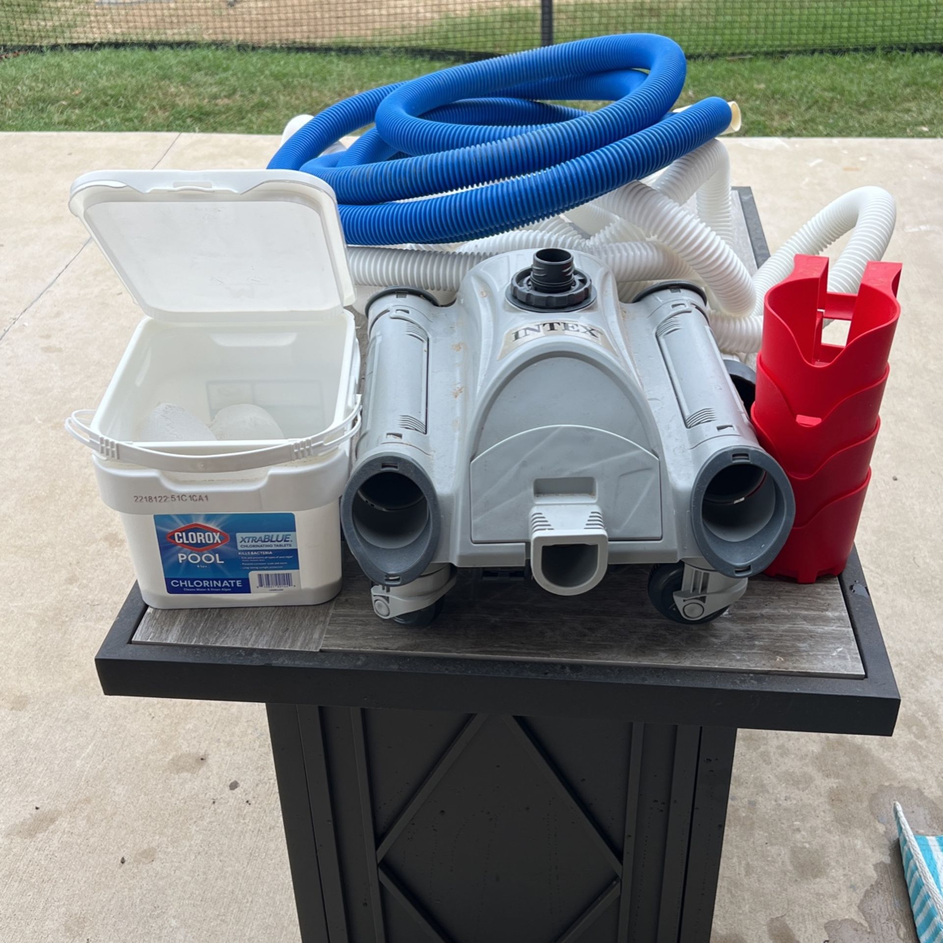 Pool Vacuum And Accessories 