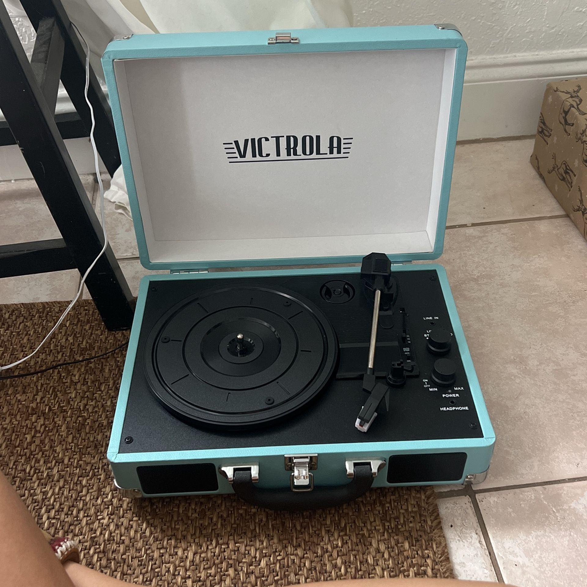 Victoria Baby Blue Case Record Player