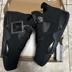Black Cat Jordan 4