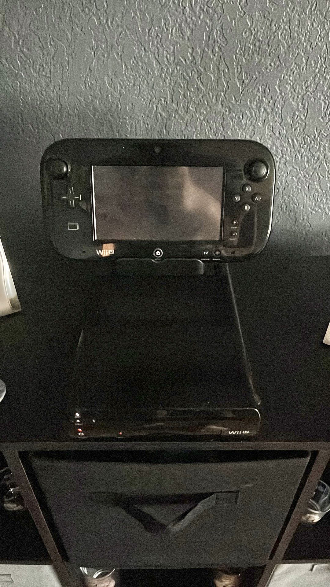 Wii and Wii U consoles and games READ DESCRIPTION