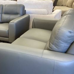 New  Leather Couch and Loveseat! Includes Free Delivery 🚚! Free Assembly!