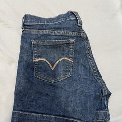 Levi’s Short Jean Size 4 $10:00