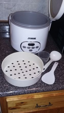 Rice cooker/steamer