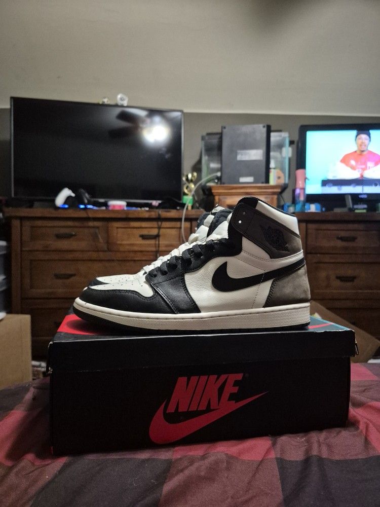 Air Jordan 1 Hogh Mocha Size 11
