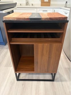 Wood wine and bar cabinet