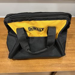 Brand New Dewalt DCB107 Charger & DCB201 20V MAX 1.5 Ah Battery With Carrying Bag