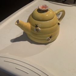 Bee Tea Pot