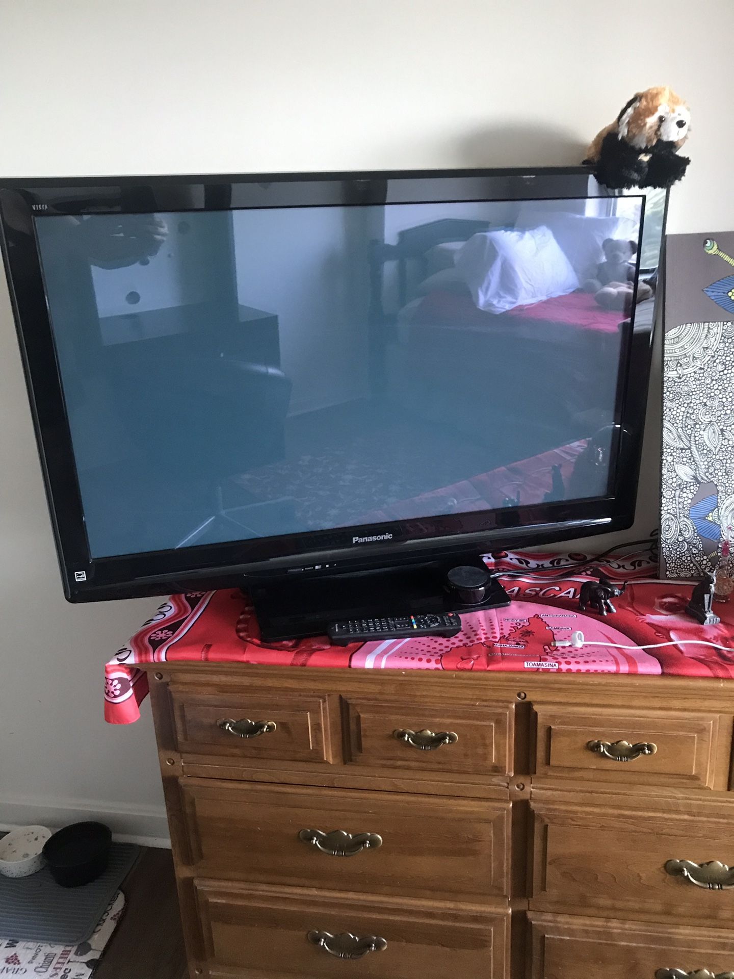 Panasonic TV with remote 40 inches