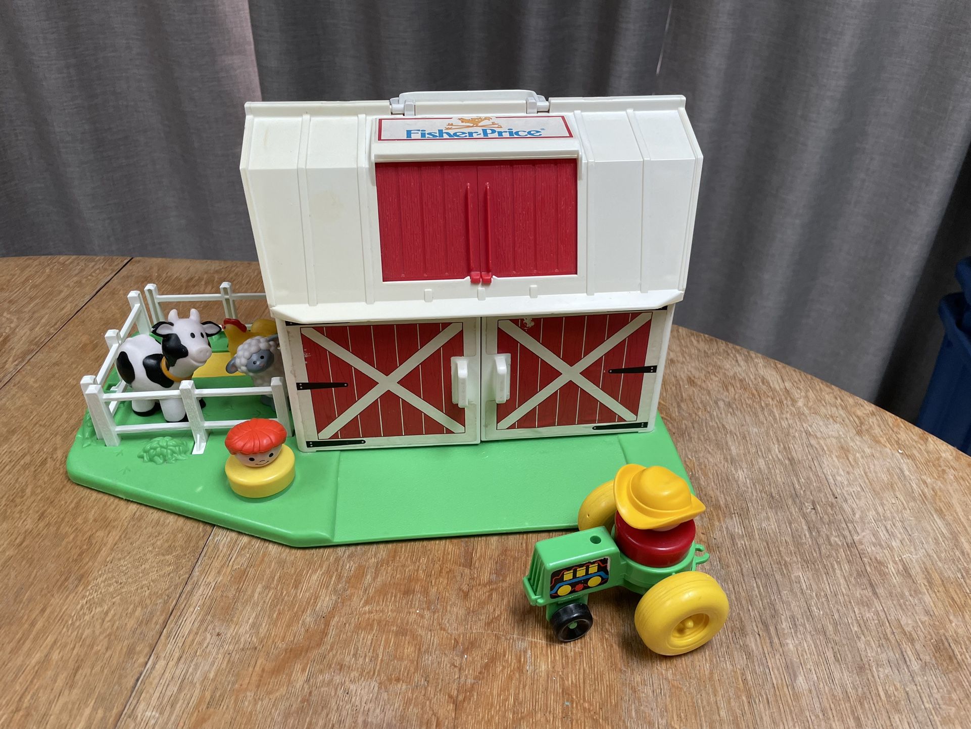 1999 Fisher Price Barn And Accessories