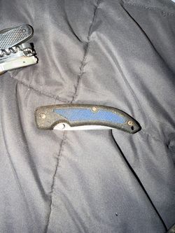Folding Pocket Knife Black and Blue Handle