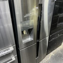 SAMSUNG 4 DOOR REFRIGERATOR