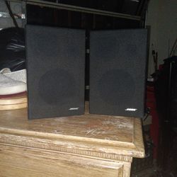 Bose Speakers Set Of 2