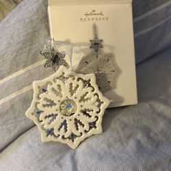 Hallmark Keepsake Snowflake Ornament 2010