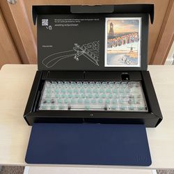 Wooting 60HE w Wrist rest and custom clear keycaps
