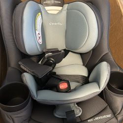 BRAND NEW Evenflo Reo 360 Rotating Carseat 