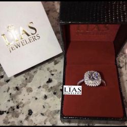 New 18k White Gold Engagement Ring 