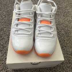Jordan 11 Citrus ( Size 9mens/10.5womens)