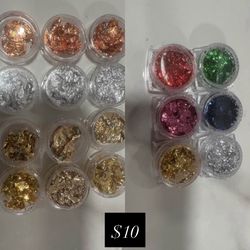 Gold sheets and flakes for nail Art
