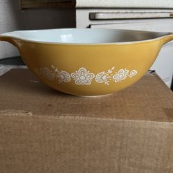 VINTAGE PYREX BUTTERFLY CINDERELLA BOWL