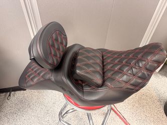 Bad boys Cyclez Python seat red and black