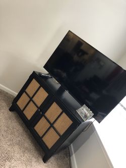 Dresser/stand