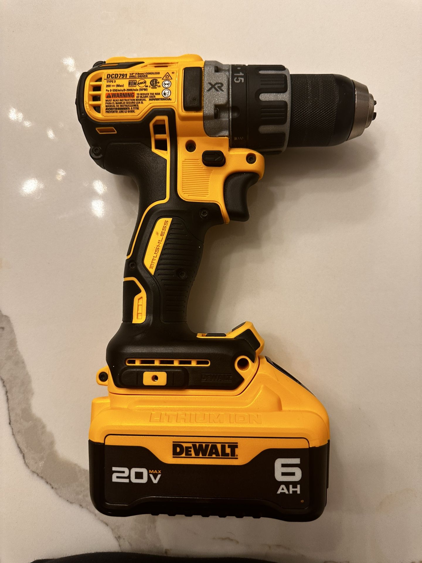 DeWalt DCD791 20V MAX XR Brushless Drill/Driver with 6Ah Battery – Excellent Condition